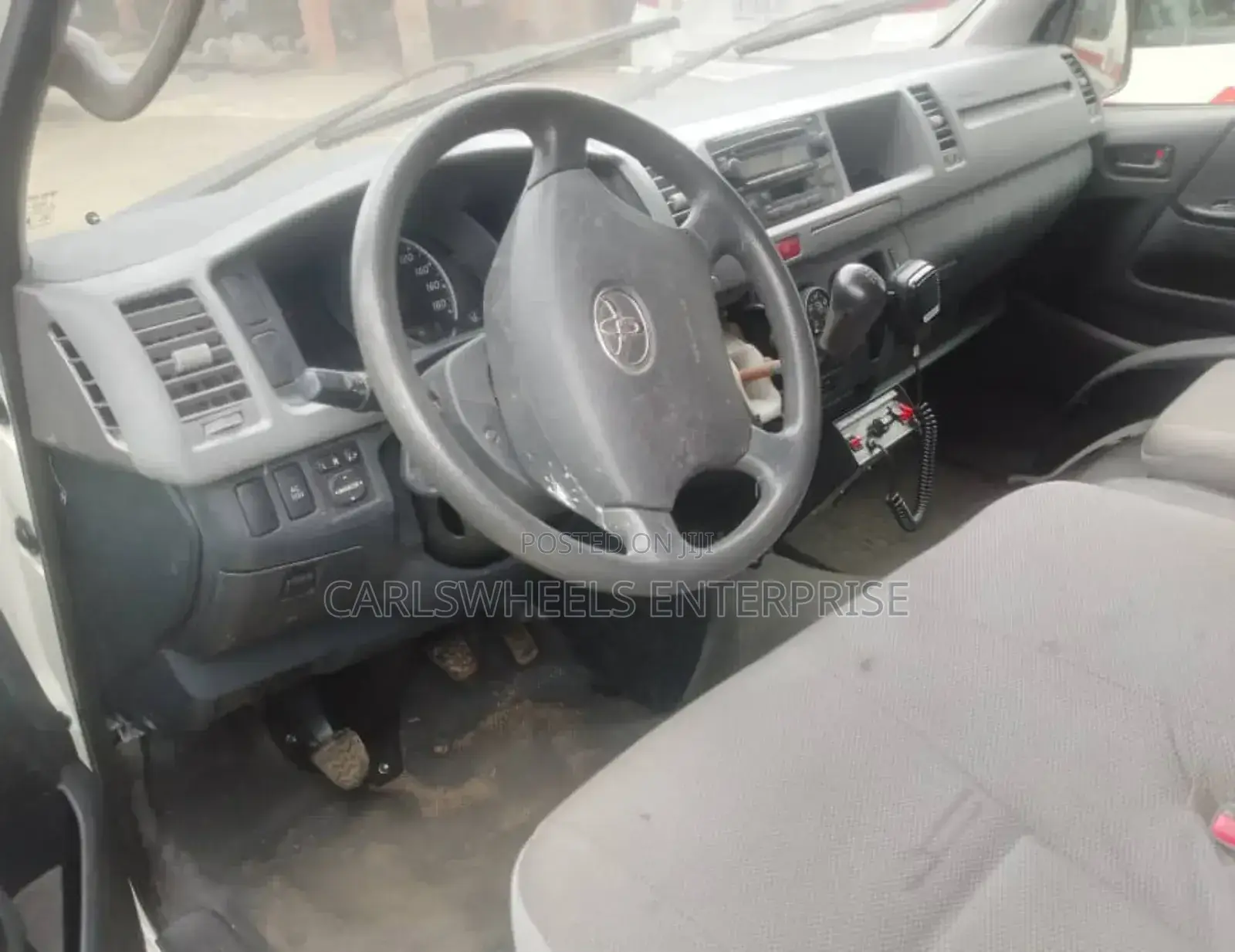 Toyota HiAce 2017 Beige