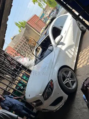 Mercedes C300 2016 Windscreen Glass We Deliver and Fix