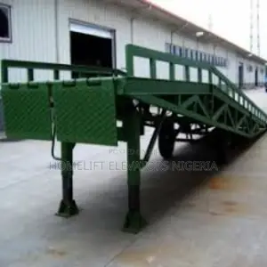 Forklift Ramps Trailer Truck Unloading