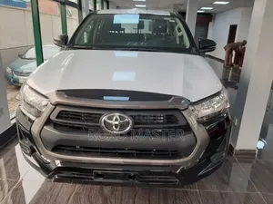 New Toyota Hilux 2024 Black