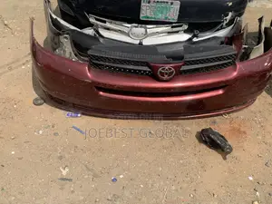 Complete Front Bomba Sienna 2005