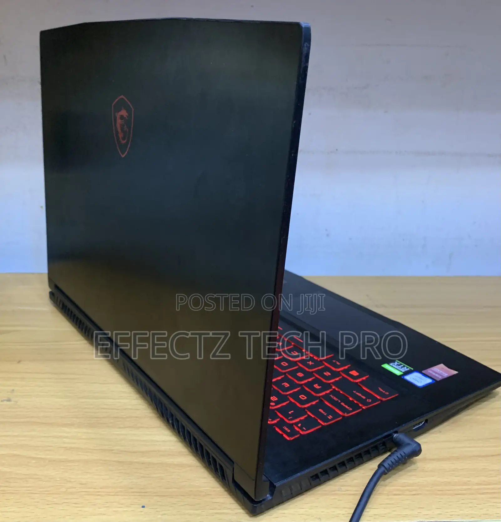 Laptop MSI GF65 Thin 10UE 16GB Intel Core i7 SSD 512GB