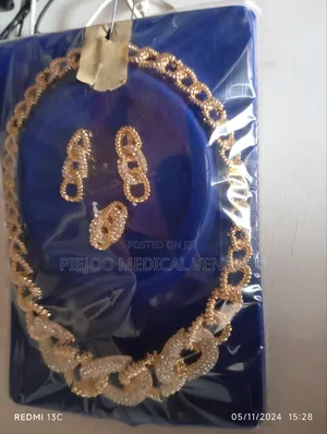 Fashion Jewelleries