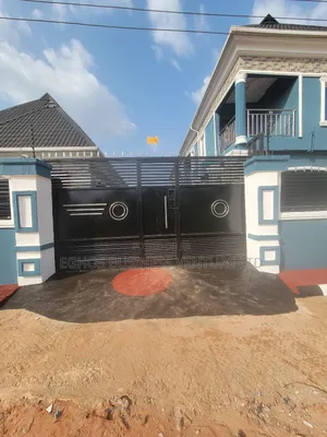 1bdrm Block of Flats in 2 Sisters Agbor Road for sale