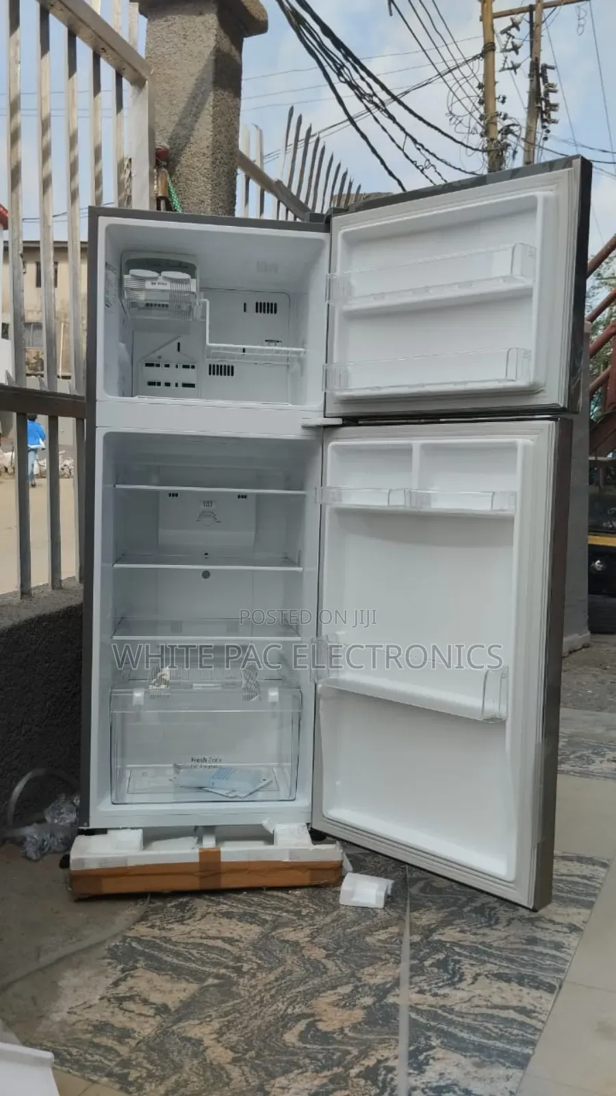 Lg Inverter Fridge 286 -litres  Double Door Ice Block Maker
