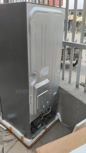 Lg Inverter Fridge 286 -litres  Double Door Ice Block Maker