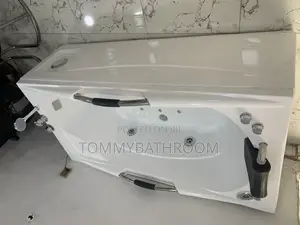 Single Jacuzzi White