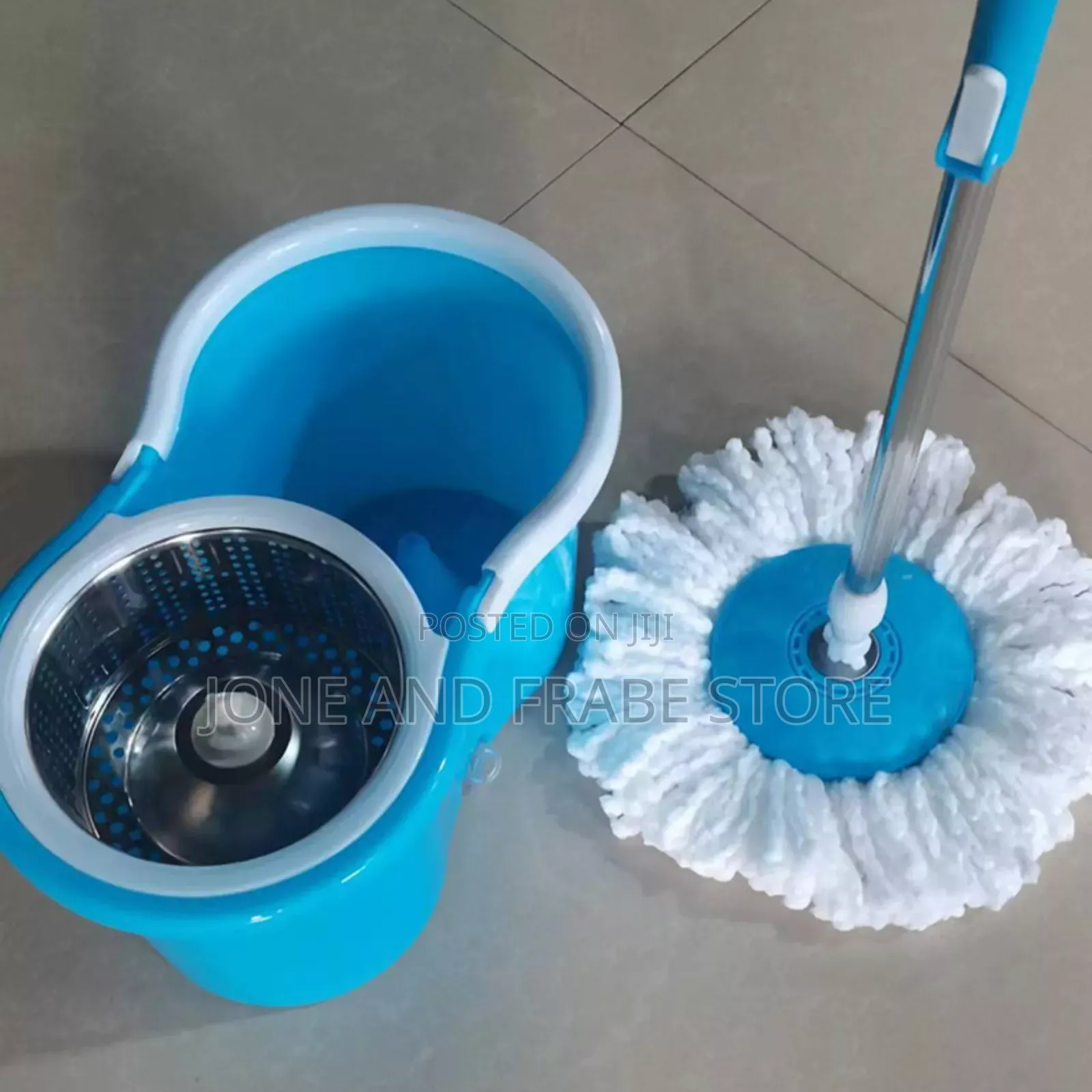 Rotating Mop Bucket Set With 2 Mop Head
