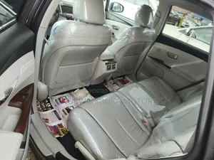 Toyota Venza V6 AWD 2011 Gray