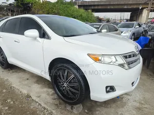Toyota Venza V6 AWD 2011 White