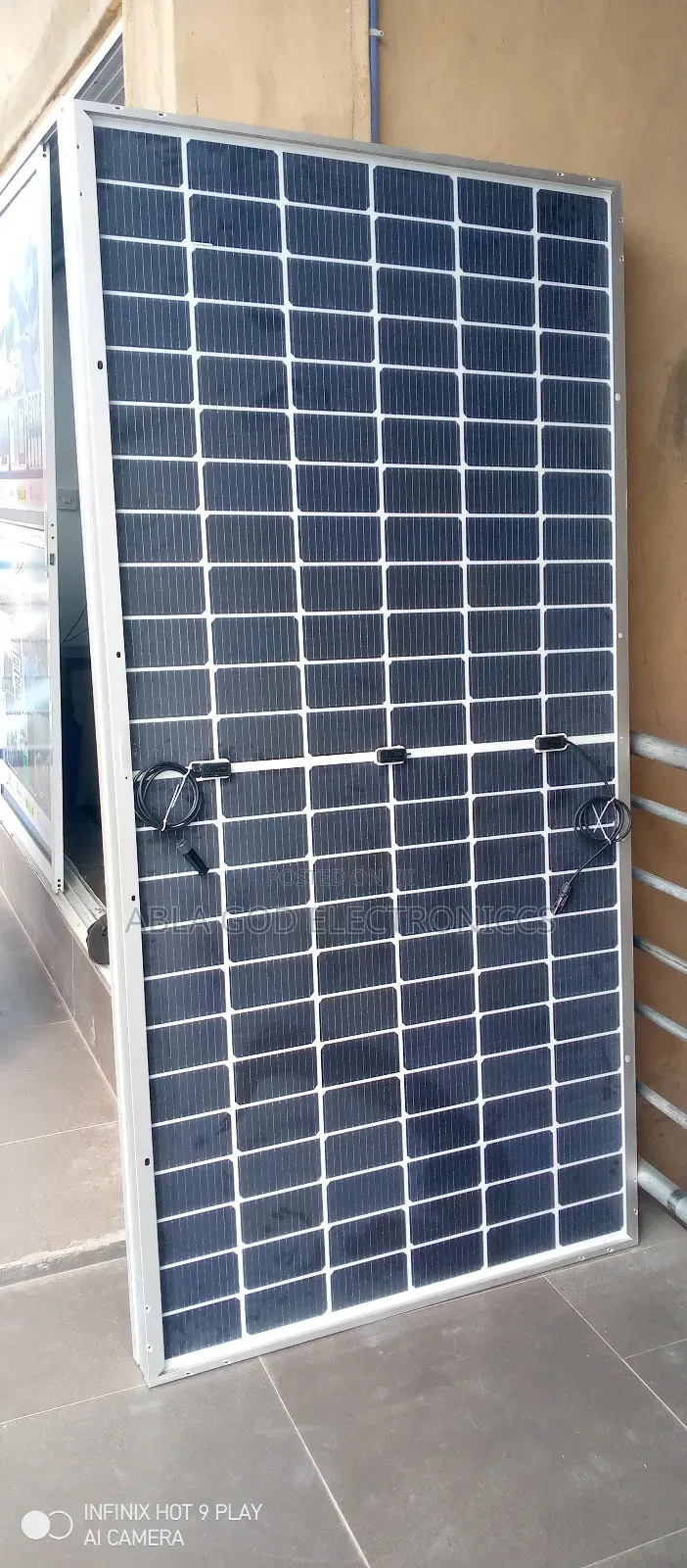 550w Halfcut Bifacial Momo Perc 144cell High Efficiency.