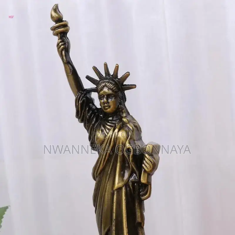 30cm USA Landmarks Statue