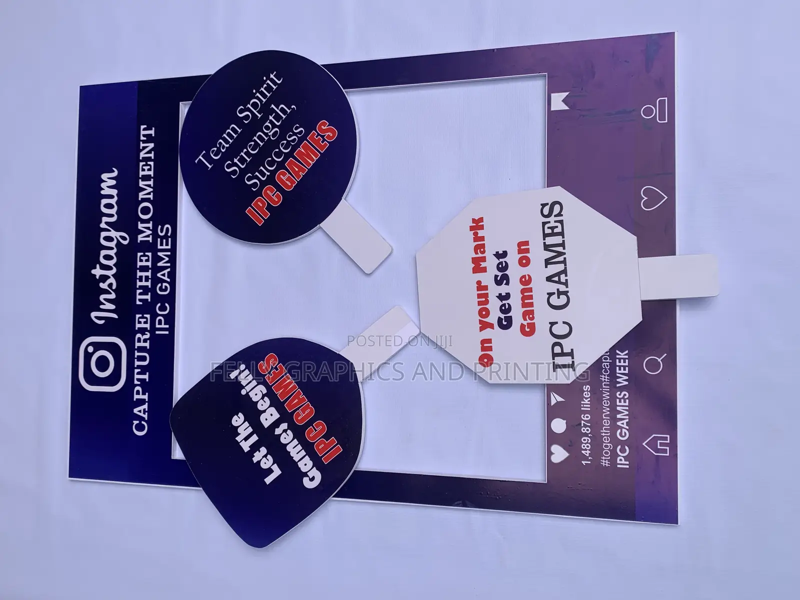 I Print On Placard