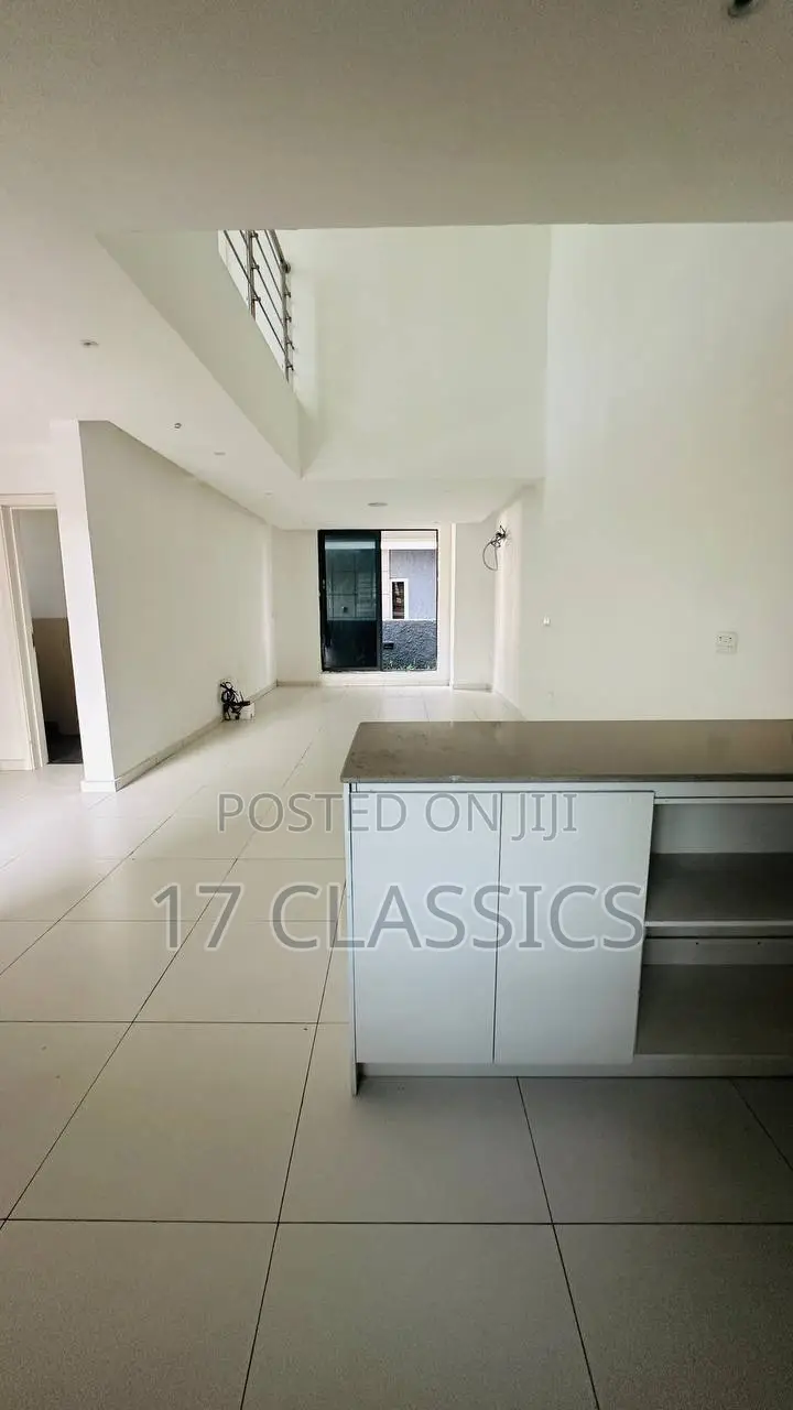 2bdrm Maisonette in Oceanbay Estate, Chevron for sale
