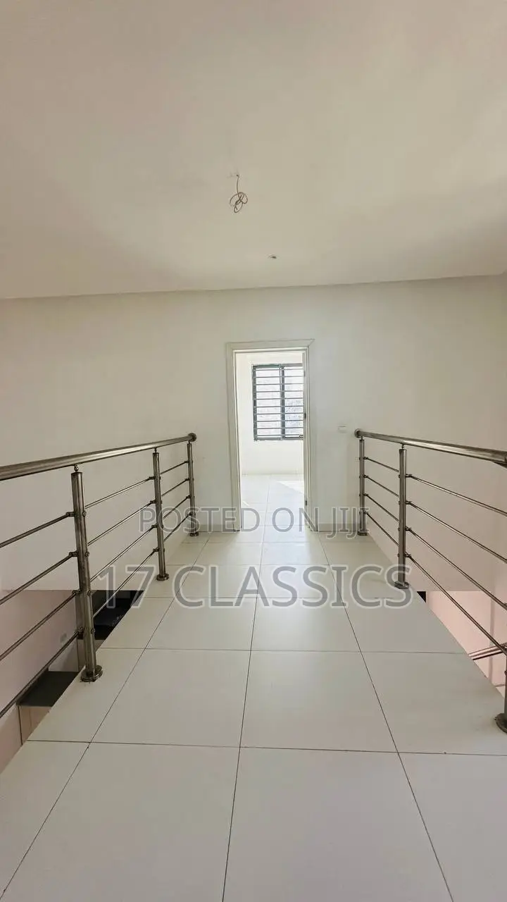 2bdrm Maisonette in Oceanbay Estate, Chevron for sale