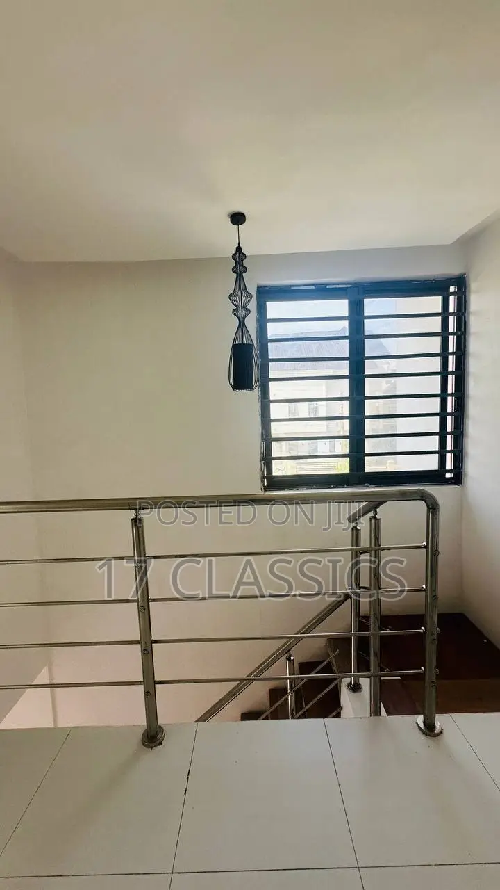 2bdrm Maisonette in Oceanbay Estate, Chevron for sale