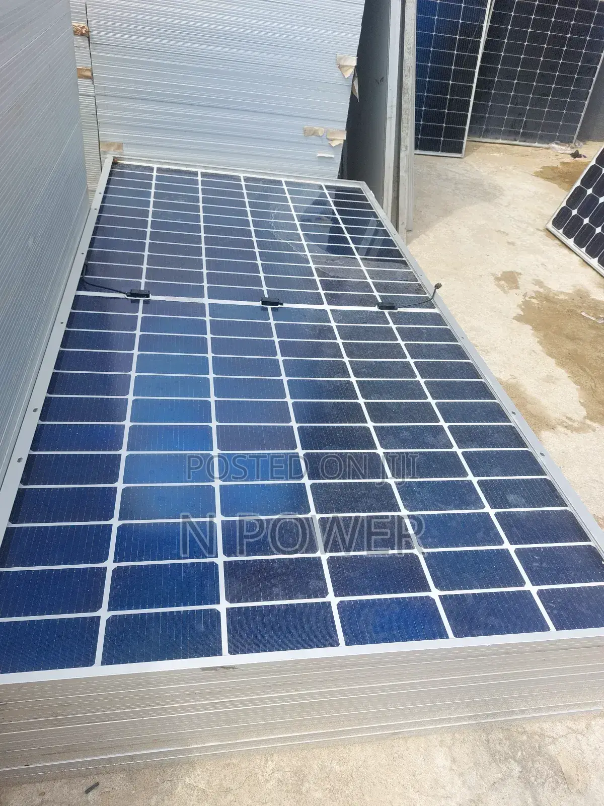 Jinko Byfecial 600w 144cell Solar Panel