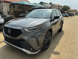 Toyota Highlander 2024 Gray