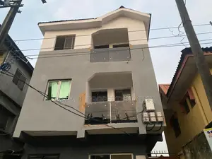 Studio Apartment in Adekunle for sale