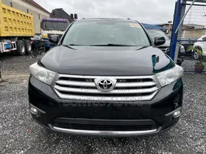 Toyota Highlander 3.5L 2WD 2013 Black