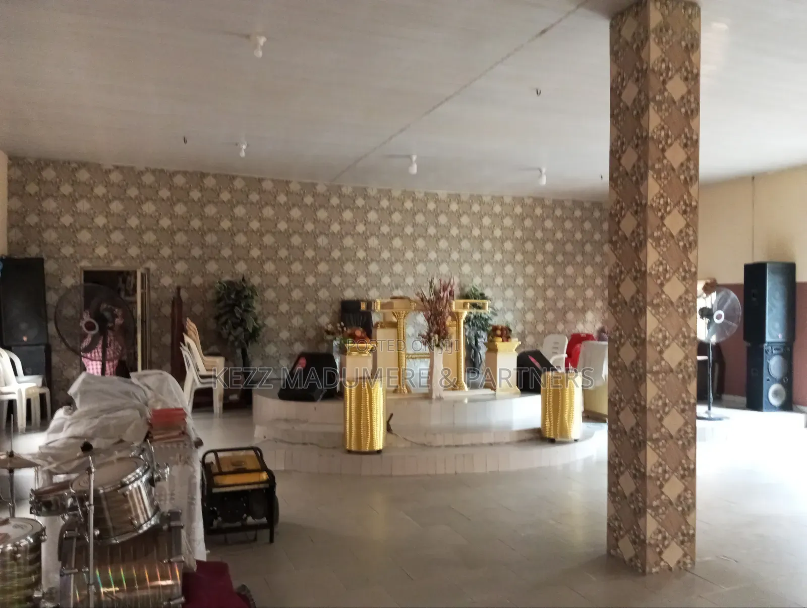 For Sale : Church Hall With 1 Bedr Flat at Eliparanwo