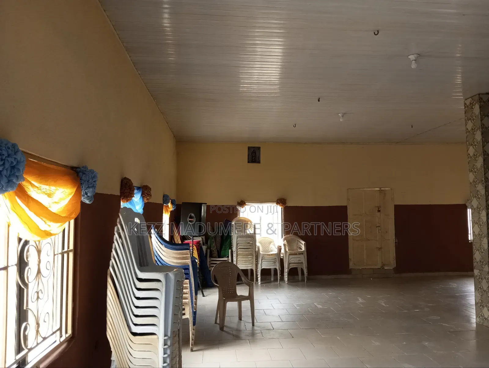 For Sale : Church Hall With 1 Bedr Flat at Eliparanwo