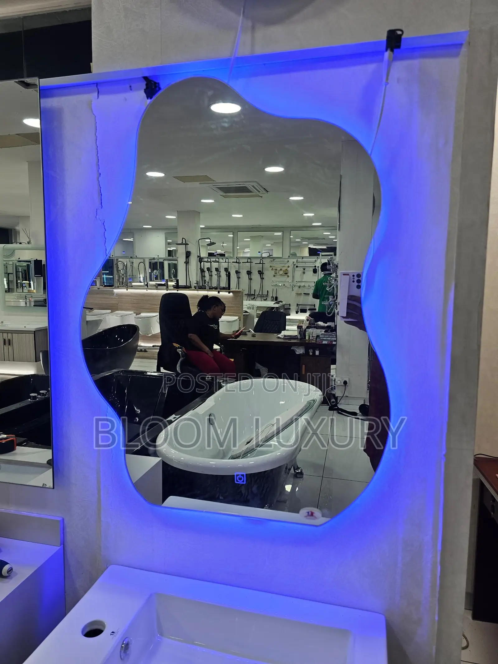 Shapeless 3 Color LED Mirror (Soft Touch)