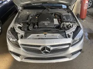 Mercedes-Benz C300 Base AWD 4Matic Sedan (2.0L 4cyl 7A) 2015 Silver