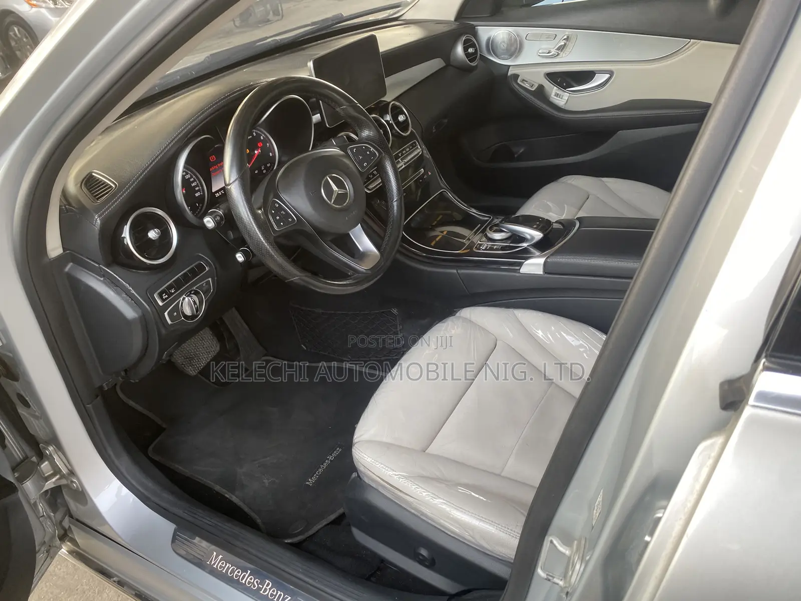 Mercedes-Benz C300 Base AWD 4Matic Sedan (2.0L 4cyl 7A) 2015 Silver