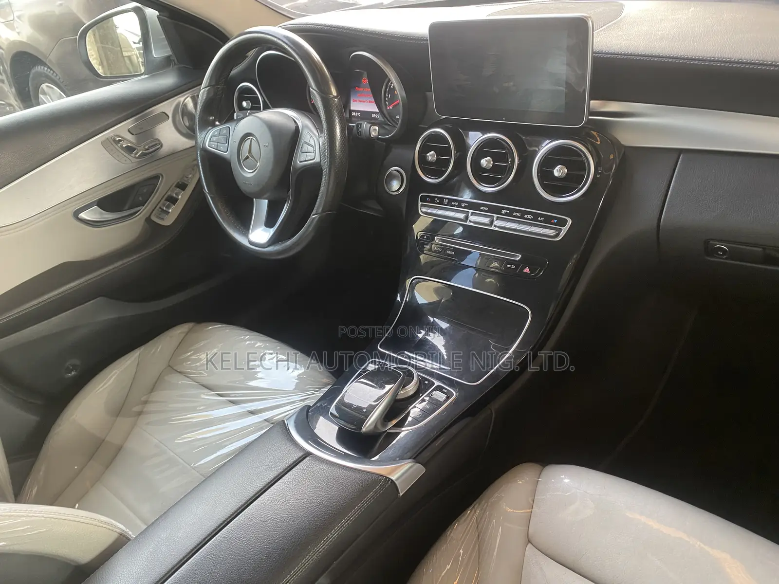 Mercedes-Benz C300 Base AWD 4Matic Sedan (2.0L 4cyl 7A) 2015 Silver