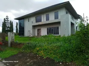 5bdrm Duplex in Lifecamp for sale