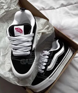 Knu-Skool Vans Sneakers