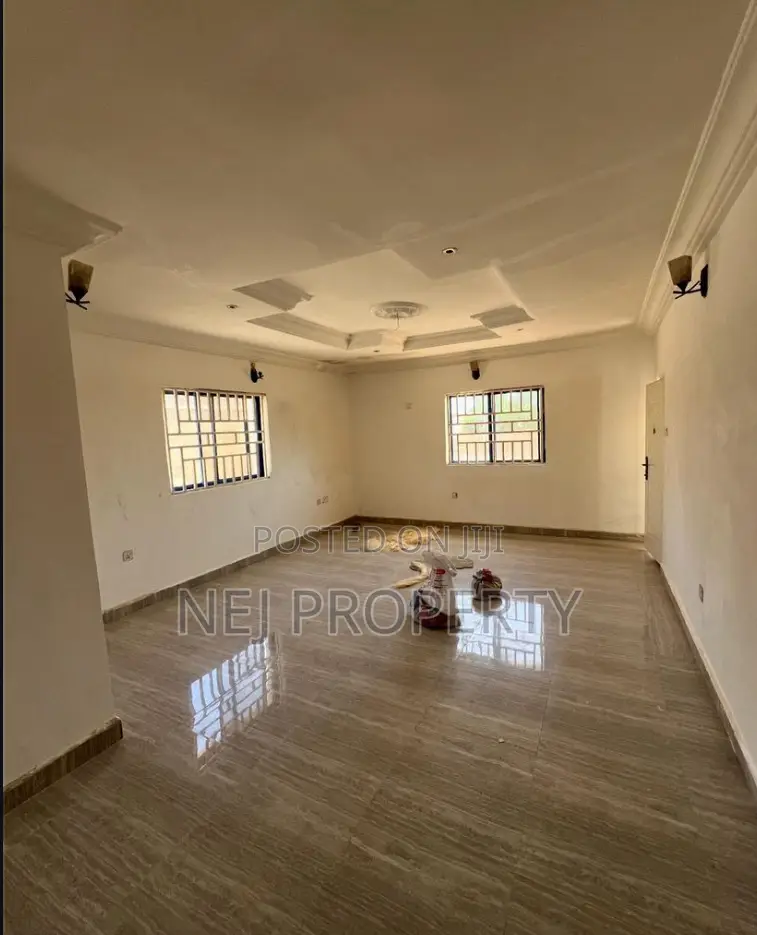 3bdrm Bungalow in Gwarinpa for sale