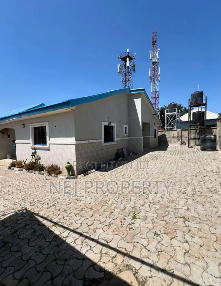 3bdrm Bungalow in Gwarinpa for sale