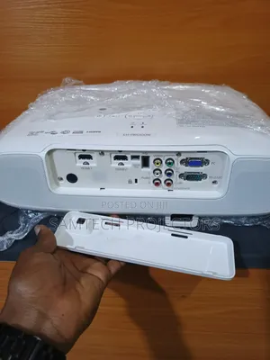 FULL HD Wireless Projector. Clean UK USED. Home Cinema