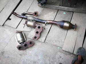 Manifold Catalyst for Toyota Camry Avalon Es350 V6 Engine