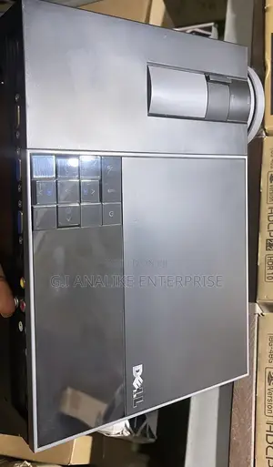 Dell 1510X Projector (Dual VGA, HDMI, XGA 3500 ANSI Lumens)