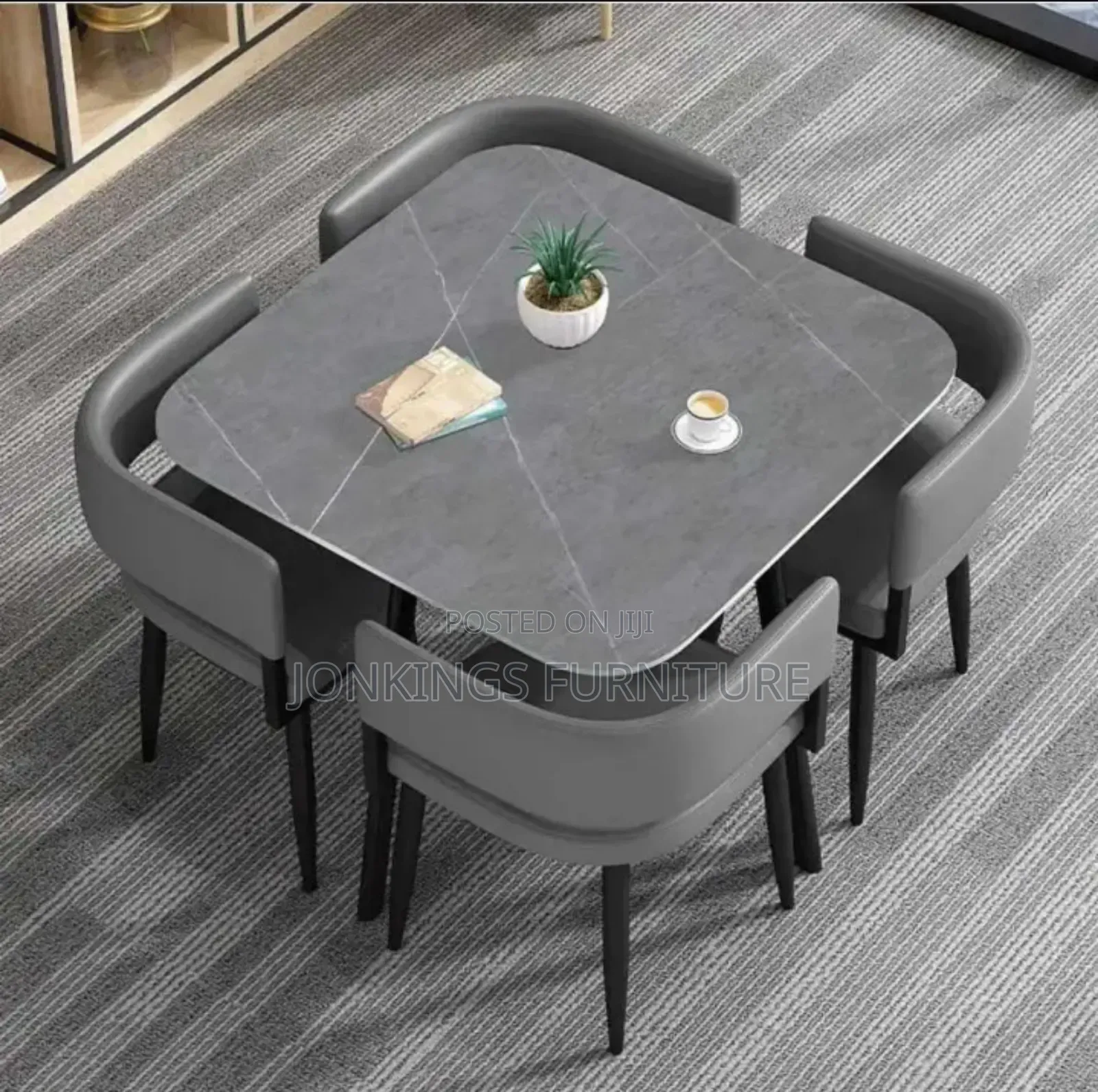 Space Efficient Dinning Set