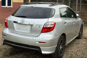 Photo - Toyota Matrix 2009 Silver