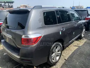 Toyota Highlander Limited 3.5l 4WD 2013 Gray