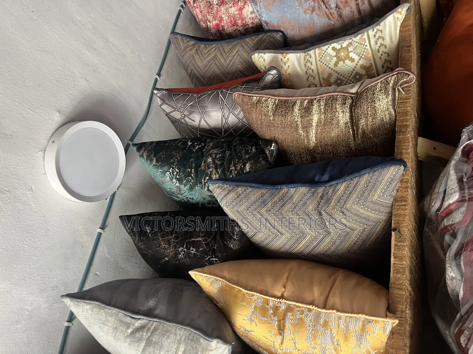 High Quality Trow Pillows