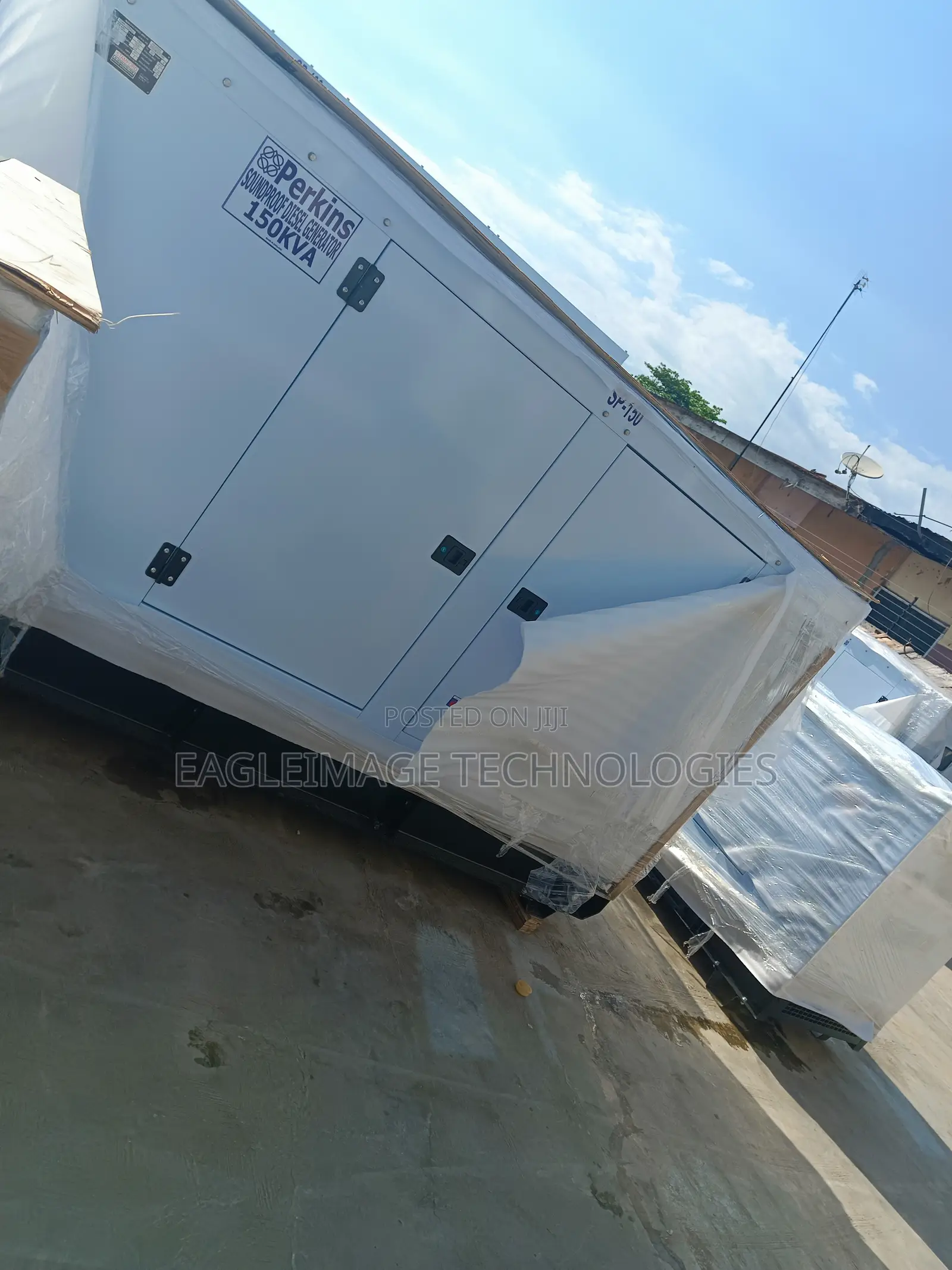 The Automatic Voltage Perkins 150kva Soundproof DIESEL Gen