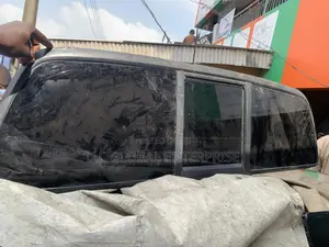 Dm for Complete Back Glass for Toyota Tacoma 2012 Available