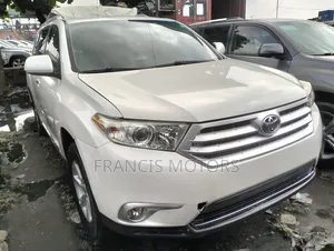 Toyota Highlander 2.7L 2WD 2013 White