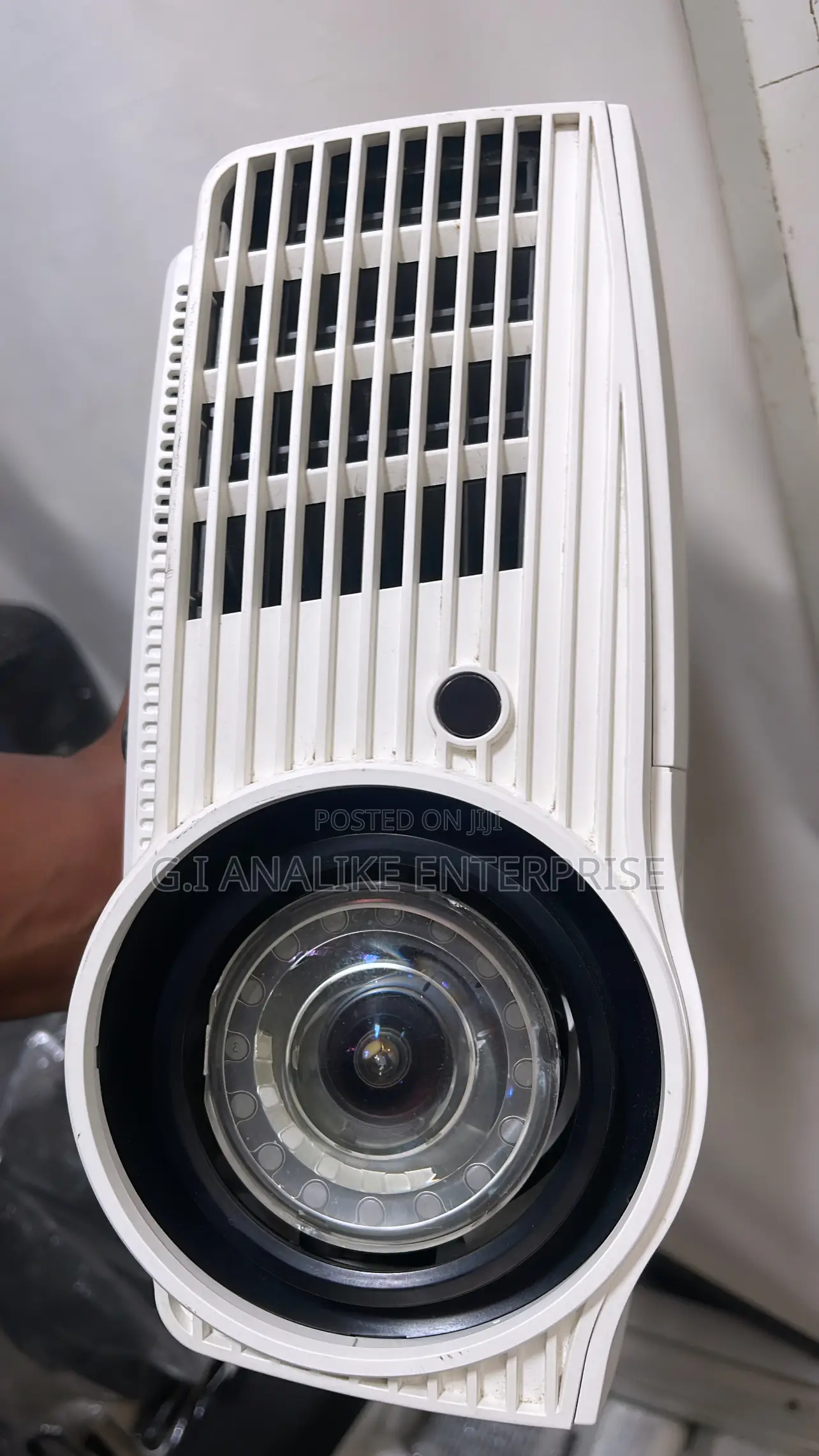 Optoma Shortthrow Peojector.