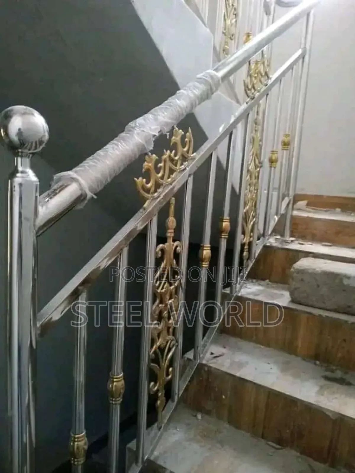 Gold Flower Ball Design