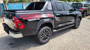 New Toyota Hilux 2023 Black