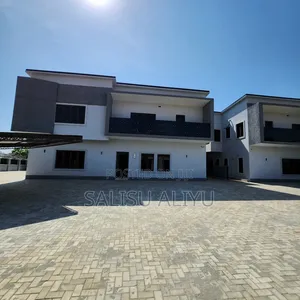 6bdrm Duplex in Kado District for sale