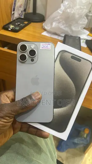 Apple iPhone 15 Pro Max 256 GB White