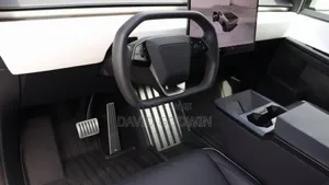 Tesla Model Y 2024 Silver